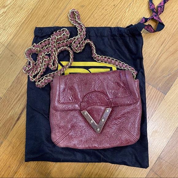 NEW Pour La Victoire crossbody with chain strap - Picture 2 of 7